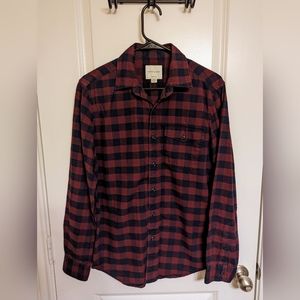 American Eagle Button up